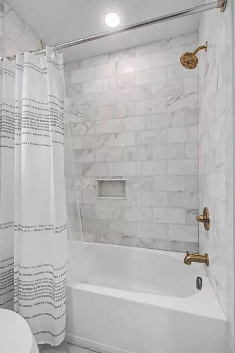 Bath - 229 Cherry Dr, Franklin, TN 37064 photo 3 of 4