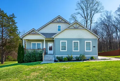 1001 Stonebrook Dr, Dickson, TN 37055