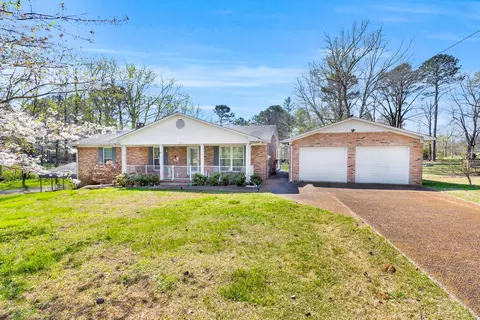 1993 Branch Dr, Lawrenceburg, TN 38464