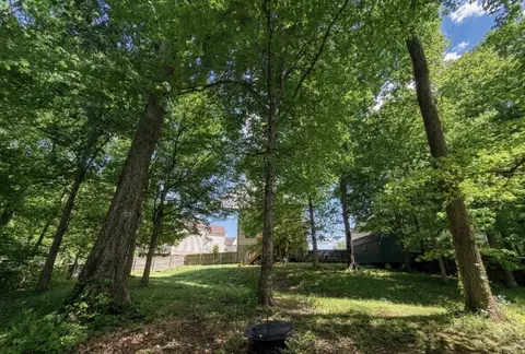 2720 Arthurs Ct, Clarksville, TN 37040