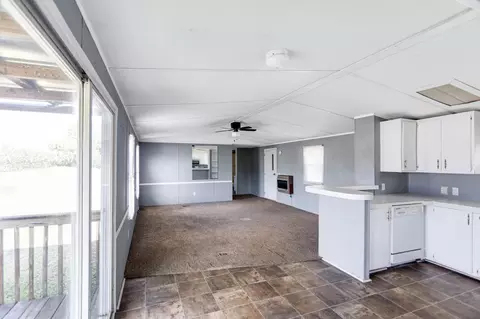 Living - 6056 S Lamont Rd, Springfield, TN 37172 photo 1 of 2
