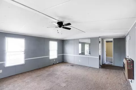 Living - 6056 S Lamont Rd, Springfield, TN 37172 photo 2 of 2