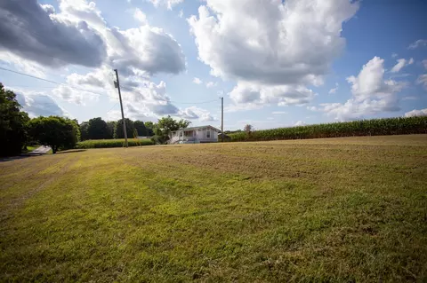 Exterior - 6056 S Lamont Rd, Springfield, TN 37172 photo 2 of 4