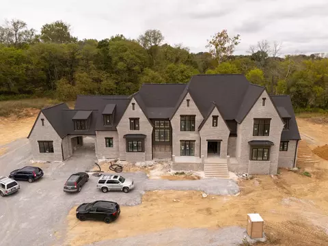 7019 Belcastle Ln, College Grove, TN 37046
