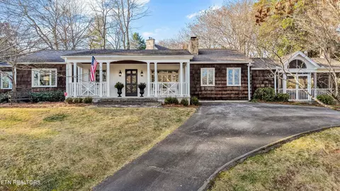 1233 Forest Brook Rd, Knoxville, TN 37919