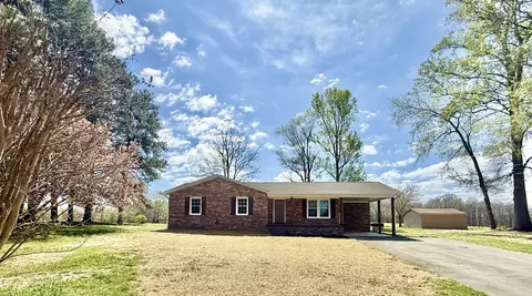 151 Robert Branch Dr, Tullahoma, TN 37388