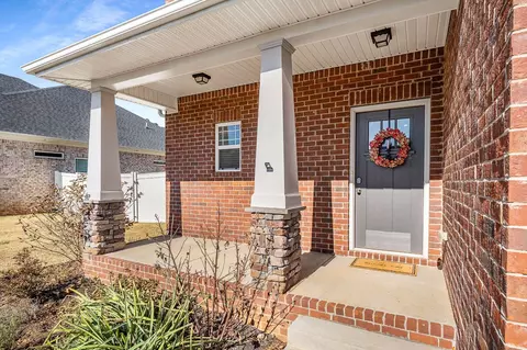 719 Reflections Ln, Pleasant View, TN 37146