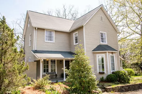 105 N Forrest Ave, Lookout Mountain, TN 37350