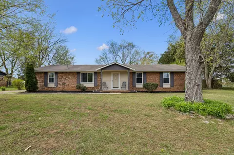 121 Crockett Ct, Smyrna, TN 37167