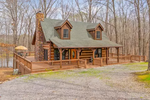 706 Breckinridge Pt, Cadiz, KY 42211