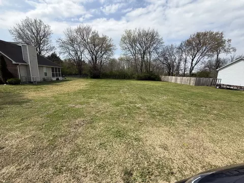 1756 University Dr, Columbia, TN 38401