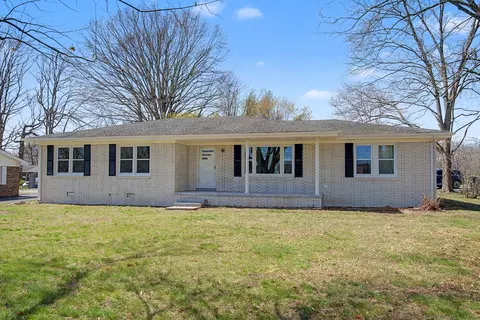 521 Greenwood Dr, Lafayette, TN 37083