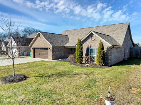 1915 Andy Ln, Maryville, TN 37803
