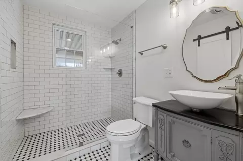 Bath - 404 Connell St, Springfield, TN 37172 photo 3 of 3