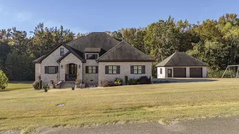 340 Grand Oaks Cv, Savannah, TN 38372
