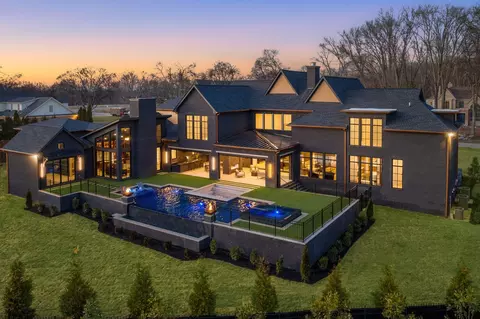 325 Gun Club Rd, Nashville, TN 37205