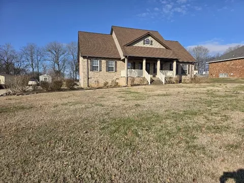 100 Ladybug Ln, Bethpage, TN 37022