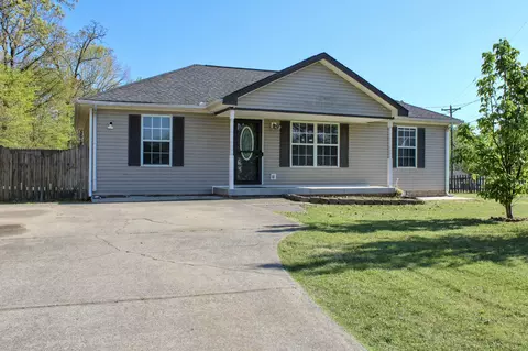 450 Titans Ln, Clarksville, TN 37042