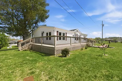 707 E Broad St, Dickson, TN 37055 photo 3