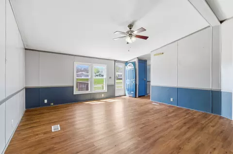 707 E Broad St, Dickson, TN 37055 photo 8