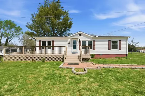 707 E Broad St, Dickson, TN 37055