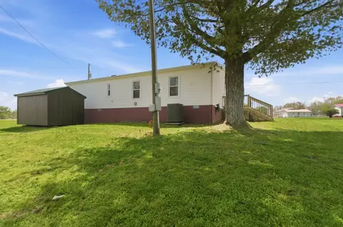 707 E Broad St, Dickson, TN 37055 photo 6