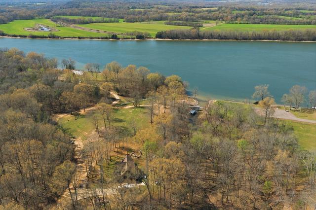 1118 Carrollville Landing Rd, Clifton, TN 38425
