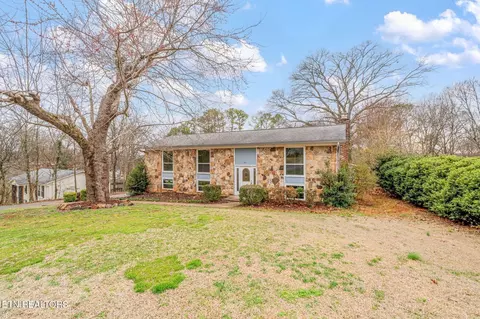709 W Meadecrest Dr, Knoxville, TN 37923