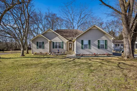 1515 Jarratt Dr, Rockvale, TN 37153