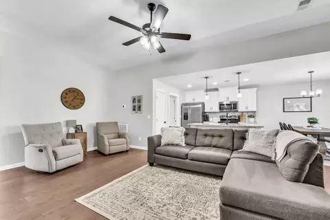 1445 Fredrick Dr, Clarksville, TN 37042