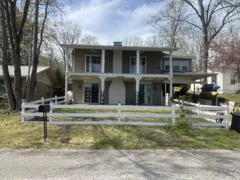 400 Bay Shore Dr, Big Sandy, TN 38221