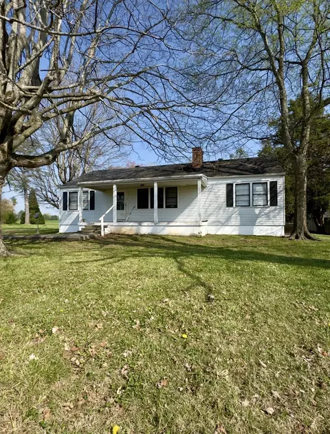 713 Cumberland St E, Cowan, TN 37318
