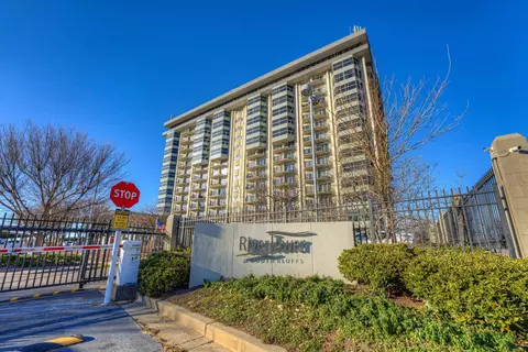 655 Riverside Dr #405B, Memphis, TN 38103