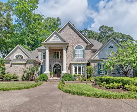 220 S Perkins Rd, Memphis, TN 38117