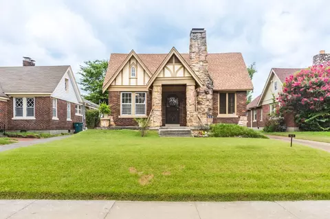 925 University St, Memphis, TN 38107