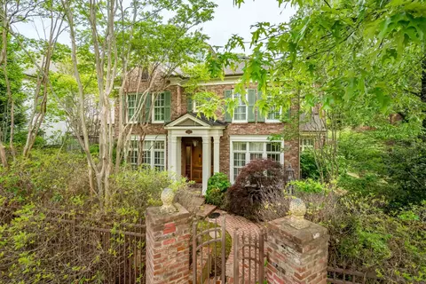 4654 Shady Grove Rd, Memphis, TN 38117