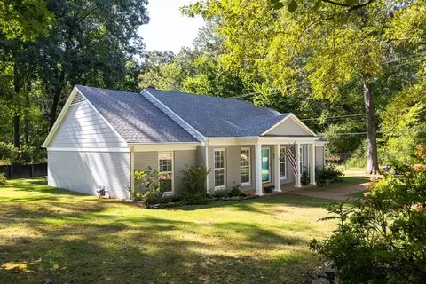 2151 Lochlevin Dr, Memphis, TN 38119