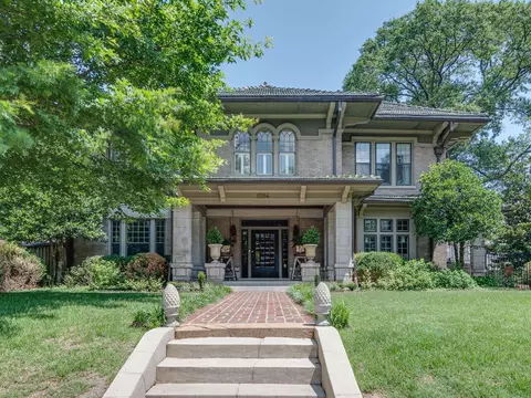 1584 Carr Ave, Memphis, TN 38104
