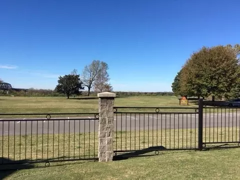 119 Founders Ln, Memphis, TN 38103 photo 2
