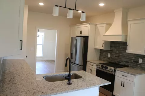 253 Harvest Moon Dr, Clarksville, TN 37043