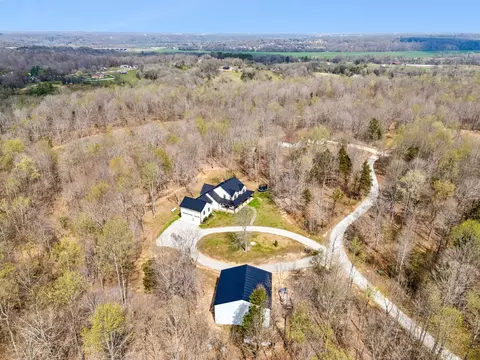 581 Belmont Rd, Clarksville, TN 37040
