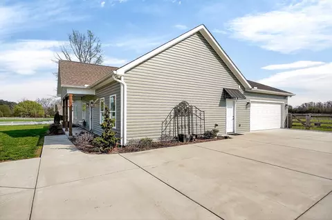 Exterior - 132 Tenpenny Rd, Morrison, TN 37357 photo 6 of 10