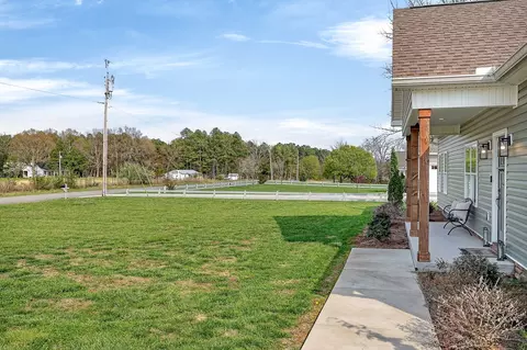 Exterior - 132 Tenpenny Rd, Morrison, TN 37357 photo 4 of 10