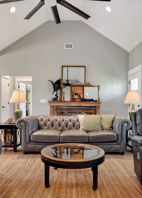 Living - 132 Tenpenny Rd, Morrison, TN 37357 photo 1 of 3