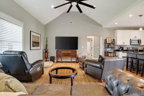 Living - 132 Tenpenny Rd, Morrison, TN 37357 photo 3 of 3