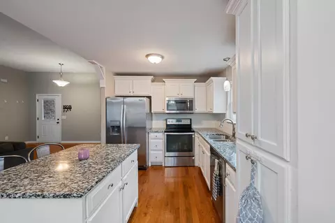 406 Hobbs Dr, White House, TN 37188