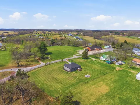 View/Area - 1502 Rock Bridge Rd, Bethpage, TN 37022 photo 6 of 8