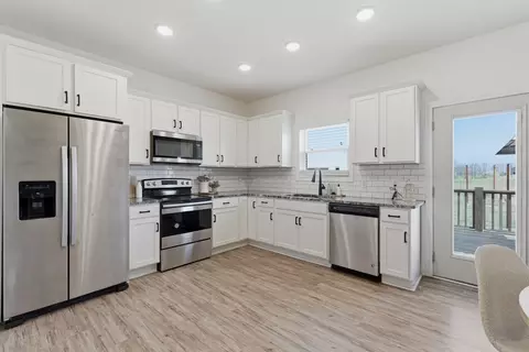 Kitchen - 1502 Rock Bridge Rd, Bethpage, TN 37022 photo 1 of 3