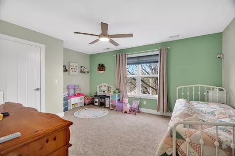 Bedroom - 813 5th Ave E, Springfield, TN 37172 photo 3 of 5