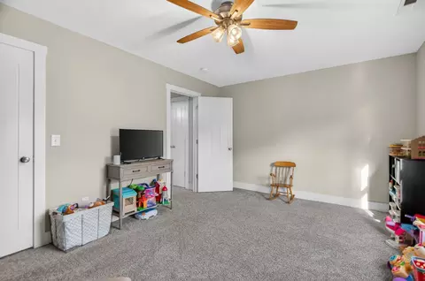 Bedroom - 813 5th Ave E, Springfield, TN 37172 photo 1 of 5